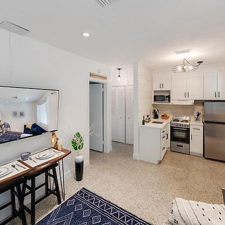 Beautiful 1 Bedroom Steps To The Beach! West Palm Beach Eksteriør billede