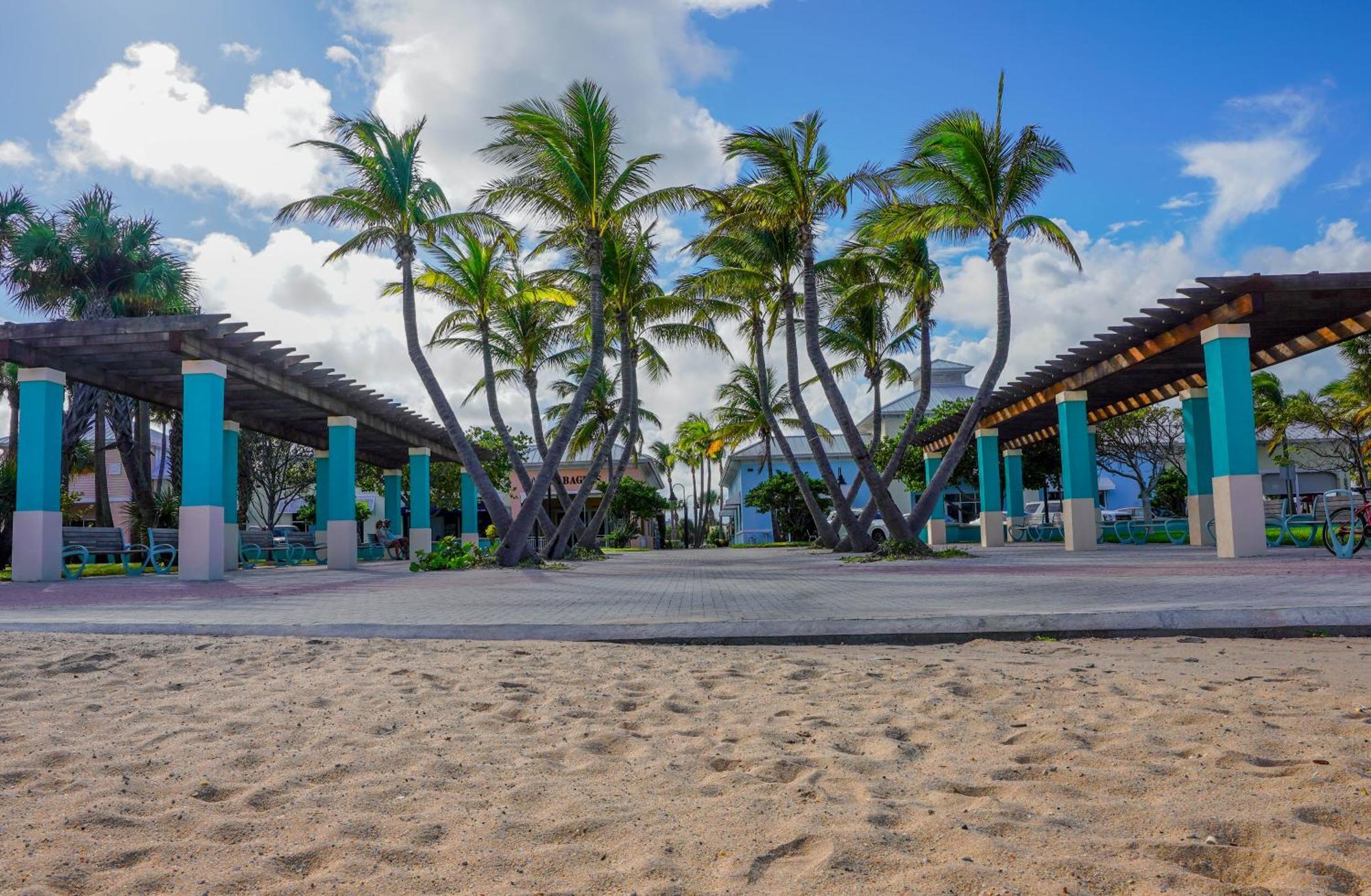 Beautiful 1 Bedroom Steps To The Beach! West Palm Beach Eksteriør billede